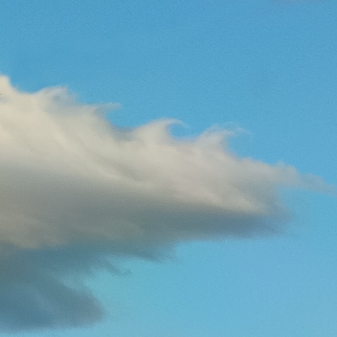 AlexdamirisArt's tweet photo. Ποιος έκανε upload τα κύματα στο cloud; 😆🌊☁️
#SurfHumor #SkySwells #LiteralCloud #WaveLife
Καλημέρα σε όλους! Καλή εβδομάδα και καλό μήνα!! https://t.co/6WQnCbWQbD