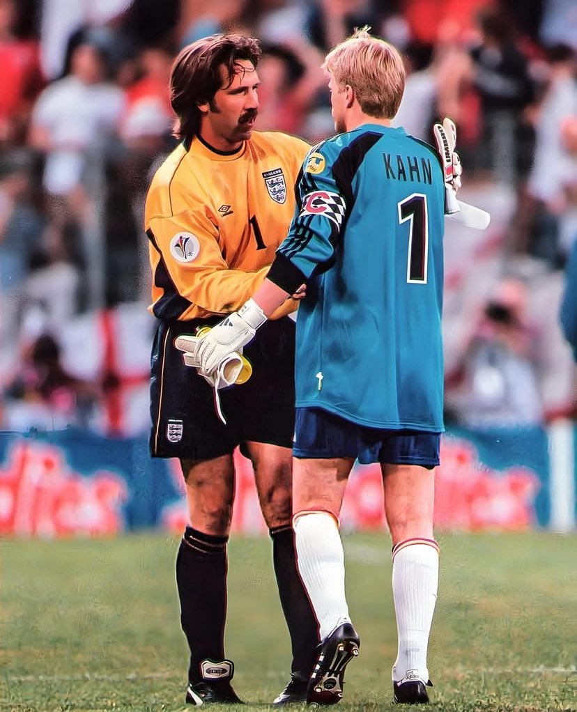 Baggio2345's tweet image. I can see Oliver Kahn, who’s the second goalkeeper?🤔

Level: Hard