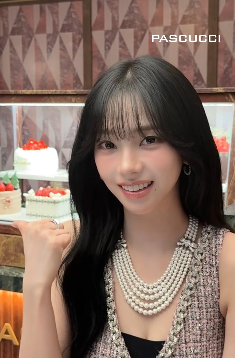hourly karina tweet media