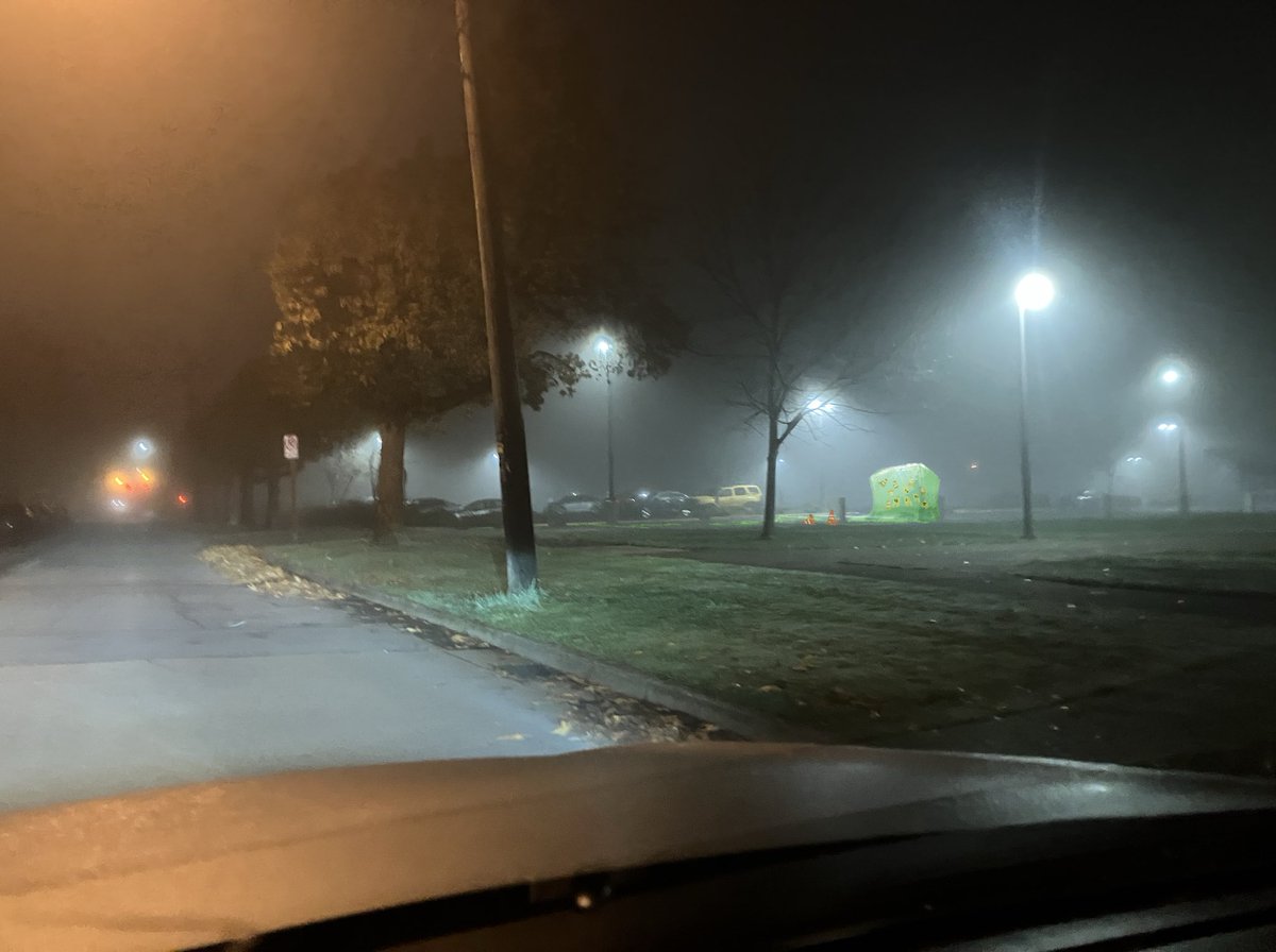 Bii_Fit's tweet photo. Does anyone know if the huge gelatinous cube that’s been vaporizing people downtown is out tonight? i wanna get fucked up at john henrys b4 they close but don’t want to get consumed yk
(cool pic i got of the cube a week ago) https://t.co/hoEqN5QMzc