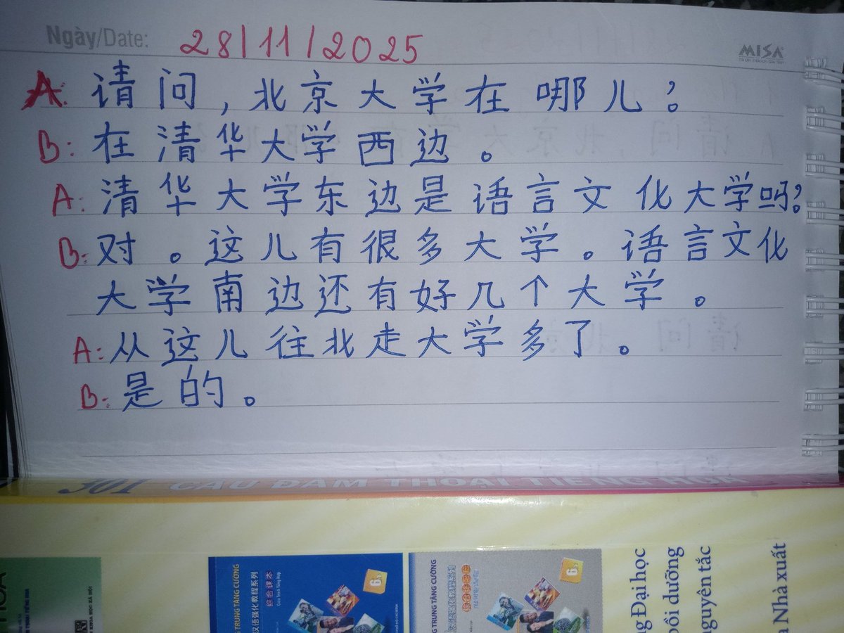 JKLyn296's tweet photo. 老师好！同学们好！
我叫范红莊。
我是1F中文班汉火组的学生。
下列是我十一月二十八号的作业。
请各位老师协助看看。
谢谢各位老师！
谢谢同学们！
@LyomiLee @Tara_2291 https://t.co/Y9VeMzlYDJ