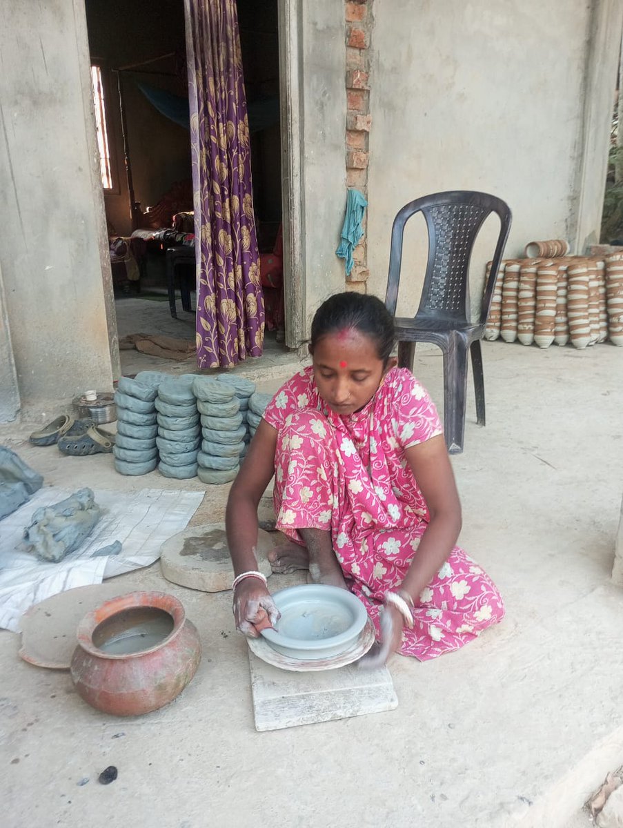 SULMTRIPURA's tweet photo. 🌟Story of Surja SHG #Agartala
Ruma Rudra Paul has been running a successful pottery business for the past 8 years 🎨🪔
With SHG support and a ₹1,00,000 loan, she now earns approx. ₹70,000/month—a true example of skill, hard work &amp; empowerment 💪🌿

#TULM #Tripura #SHGSuccess https://t.co/0aCY1kL2MC