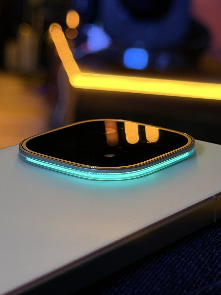 stufflistings's tweet image. Q8. What is the resolution of the iQOO 15 main camera?

A. 50MP main camera
B. 32MP main camera

#winiQOO15 #BeTheGOAT #iQOO15