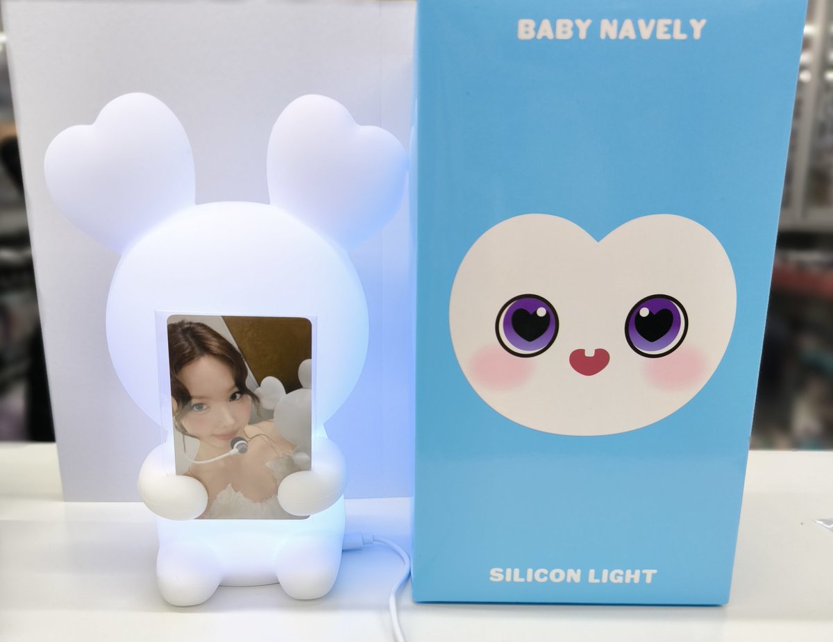 新品 TWICE シリコンライト ナヨン ベビー ナブリー ラブリー TWICE 🍭︎ 【入荷情報】 ナヨンさんのBABY LOVELYS シリコンライトが