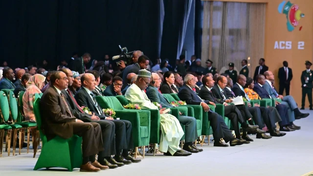 Afrika İkinci İklim Zirvesi, kıtanın iklim krizinin pasif mağduru değil; aktif bir aktörü olma iddiasını güçlendirdi.
Dr. Alioune Aboutalib Lô;
Etiyopya’daki Zirve’nin öne çıkan stratejik başlıklarını değerlendiriyor.

🌍 🔍 akem.org.tr/post/etiyopya-…