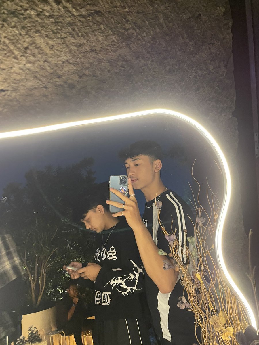 reyhans tweet media
