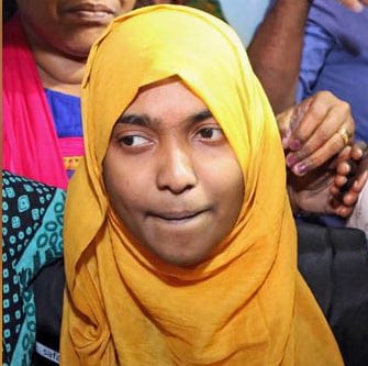swati_gs's tweet image. AKHILA/HADIYA’s CASE WAS NOT ABOUT A HINDU WOMAN’s RELATIONSHIP WITH MUSLIM MAN

Teesta Setalvad’s petition to strike down anti-forced conversion laws has cited Akhila Ashokan’s case

This case from Kerala is routinely cited by Islamists to campaign against such laws, but they…