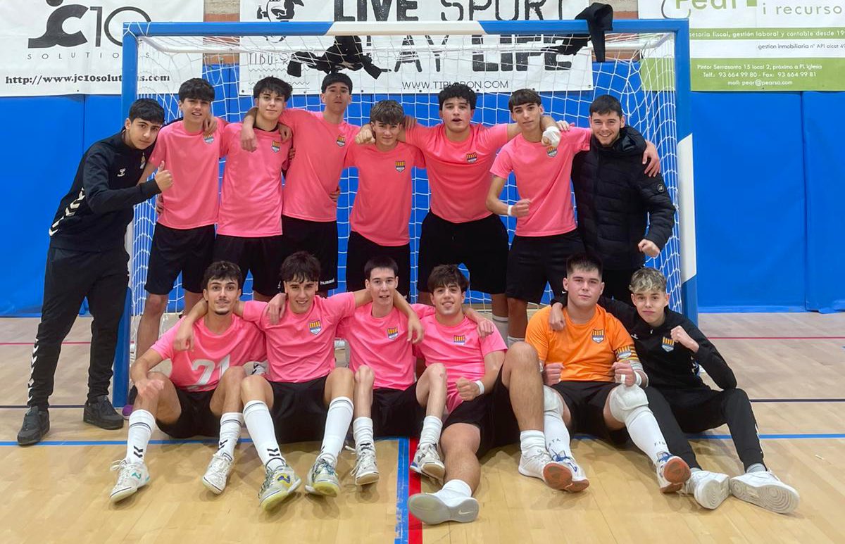 cfssantboi's tweet photo. FS Castelldefels 2-4 Juvenil A
Resultado final de la jornada 💛💙 #CFSSantBoi #unescutunafamilia https://t.co/Ctin7uT46J