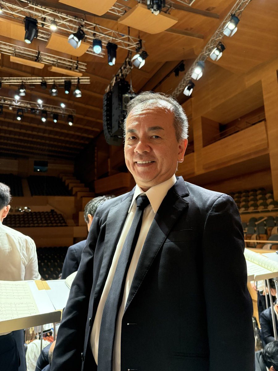 HIGASIDAI's tweet image. ありがとうございました。

日本から来てくださった方々は勿論、地元バルセロナからも、沢山の人が聴きにきてくださり、最後はスタンディングオベーションまで‼️本当に感激しました。

いよいよ、明日は公演第二弾をサクラダファミリアで行います。

よしっ、ぐっすり寝て明日も頑張るぞィ😤

#東大源…