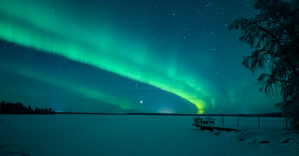 A magical start to December under the Arctic sky. ✨#laplanddeluxe #visitrovaniemi
#ArcticCircle #Rovaniemi #Lapland #NorthernLights
