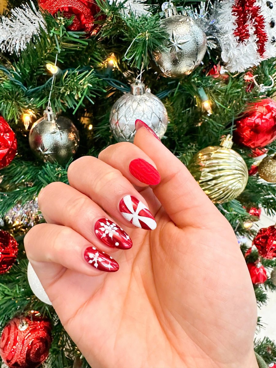 double00nail's tweet image. Soft Gel or Dipping Powder for a busy December? Both stay shiny through every event of the month ✨

Booking now: doubleoonailspa.com

#DippingPowder #SoftGel #coronanailsalon