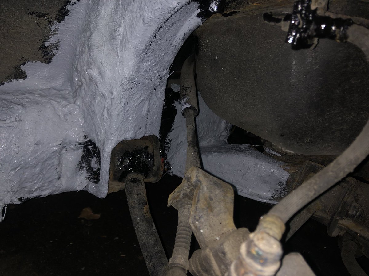 kilocchino's tweet image. リブロック！！

①左サイドシルの穴埋め
②左リアフェンダー内側の穴埋め
③メンバー左リア取り付け部の大穴埋め

すげーなー、こんなサクサク進むもん？