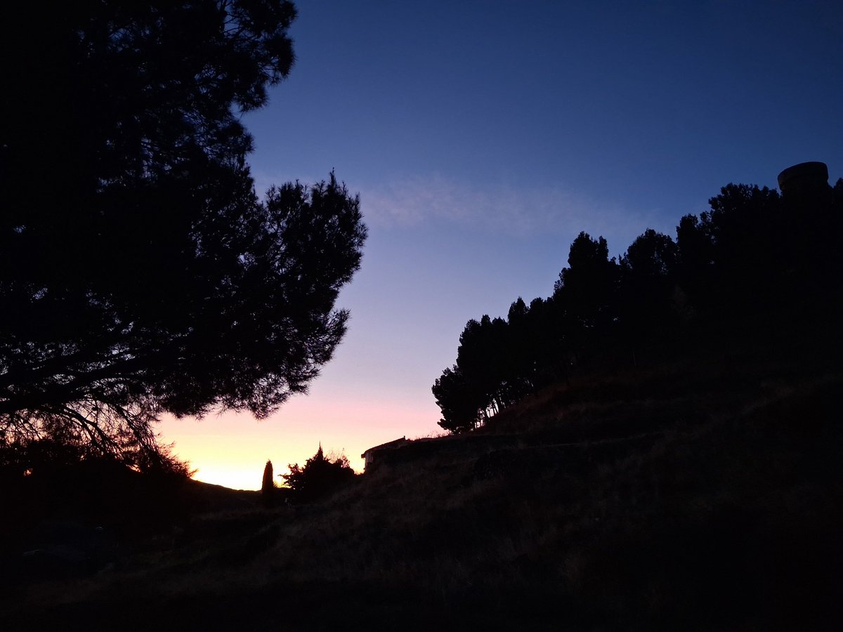 SanPedroAp72844's tweet photo. 1.12.2025
....sensación de frescor
#cornago #desdelugarprivilegiado
@AEMET_Aragon
@Aemet_Corpora
@AEMET_LaRioja
@AEMET_Navarra
@lariojaMeteo
@MeteoSE
@meteosojuela
@RTVELaRioja https://t.co/mvXcRewJvV