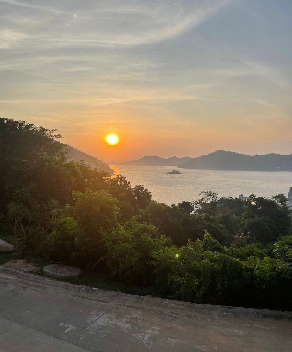 Lo admito, fumo mota pq me recuerda a cuando estaba siempre mariguano contigo.