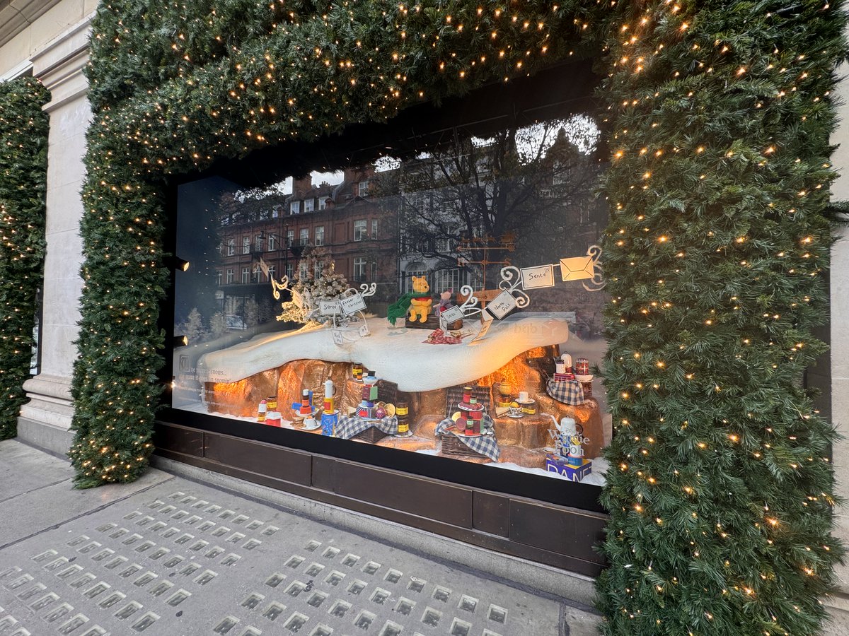 alisonrpalmer's tweet image. Good Morning, Happy Monday, December &amp;amp; Advent 🥰 #AlphabetChallenge #WeekWforWindows 🎄🪟