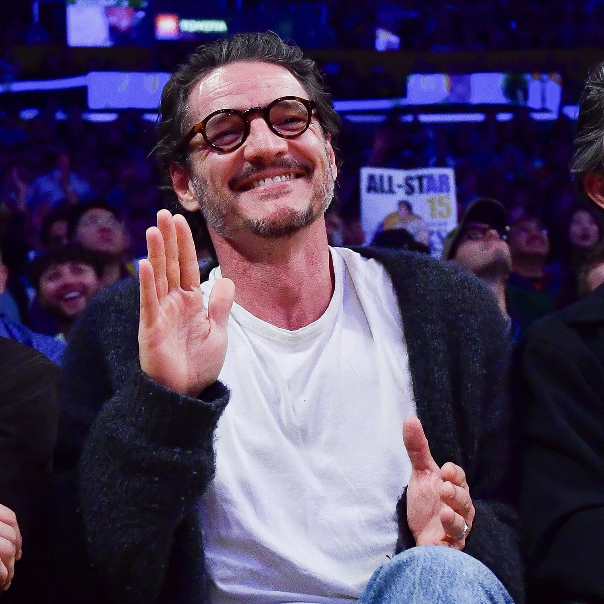 pascalarchive's tweet image. Pedro Pascal the moment he was on the Jumbotron at the Lakers game