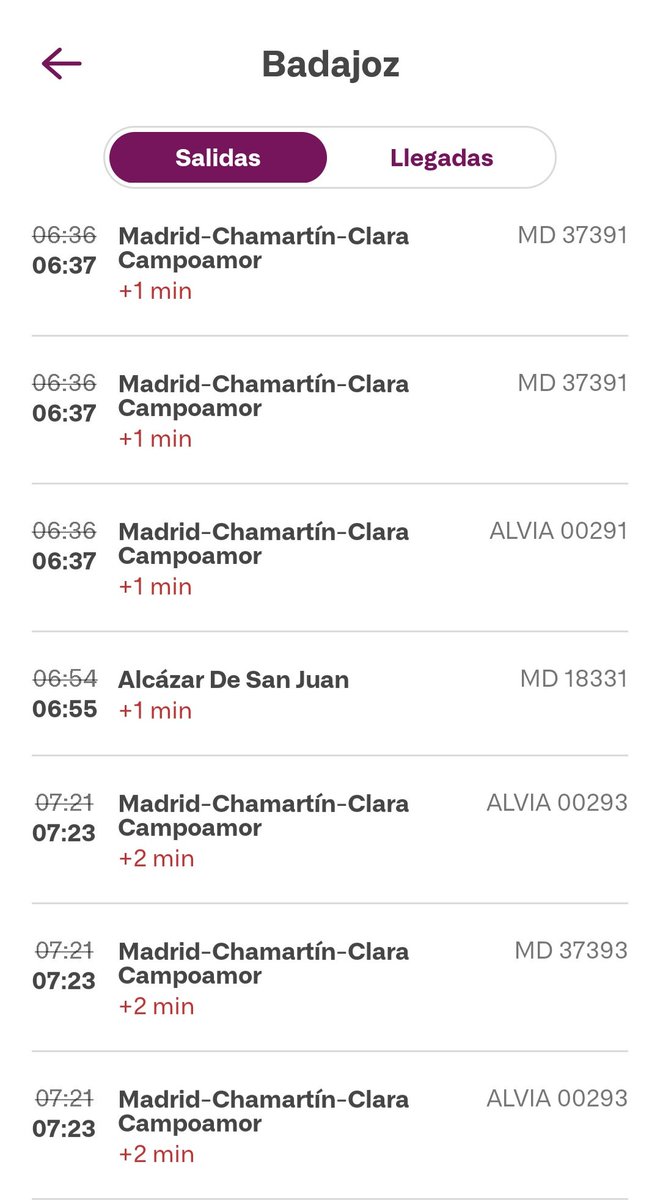 Badajoz. Esta mañana han comenzado a circular los nuevos Avant y plazas sinergidas en los Alvia. Así registra Renfe ahora los horarios en tiempo real en esa estación