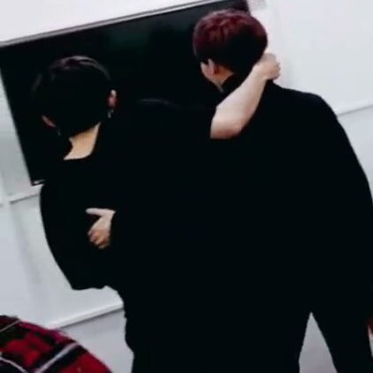 1zerozero4's tweet image. i think he likes getting head locks you guys