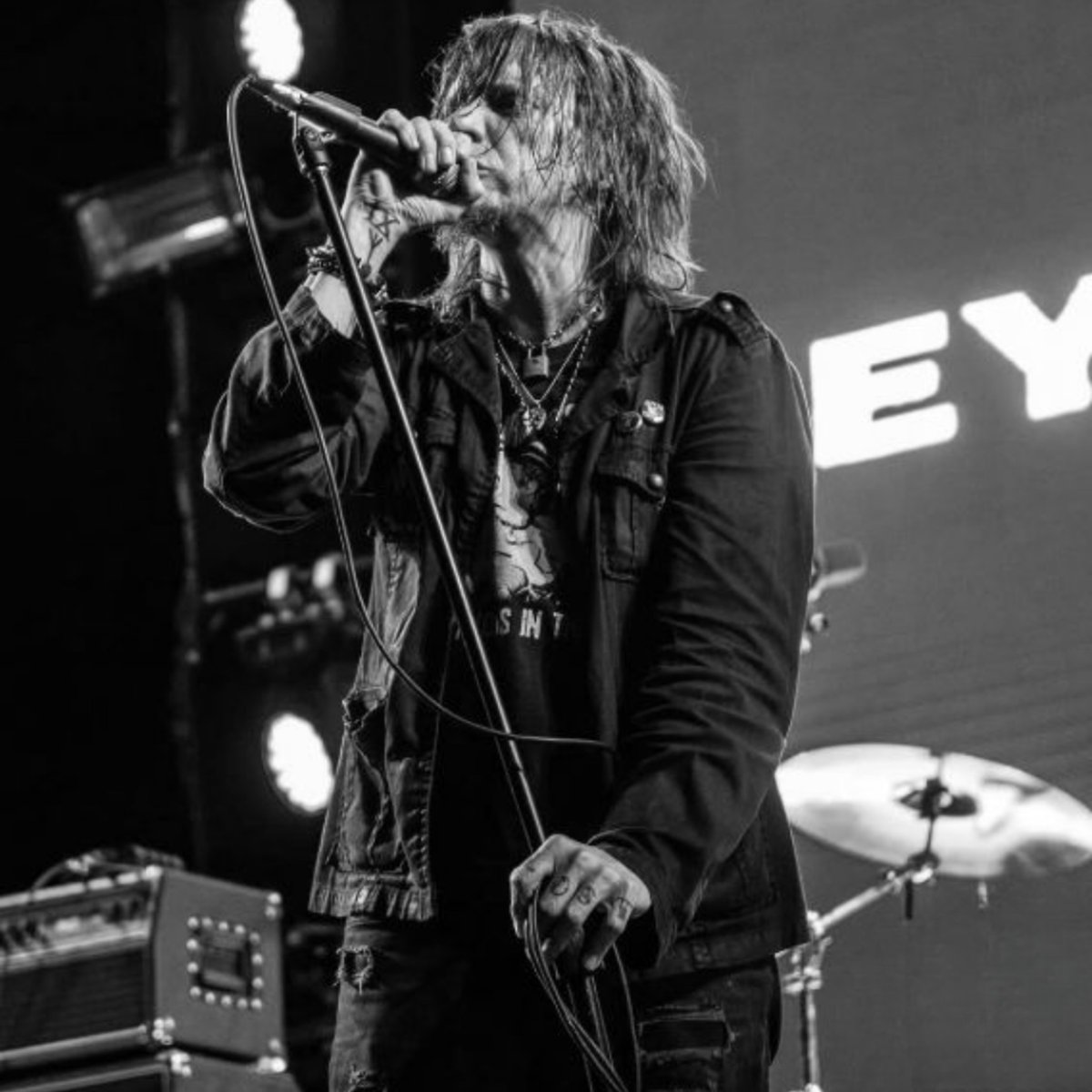WarbasNews's tweet photo. Mike Williams Says Liver Transplant Made Him Value Life More #mikewilliams #eyehategod #rockmusic 

Read the full story here: https://t.co/w2CIUIn2Ef https://t.co/aqhqxUodB7