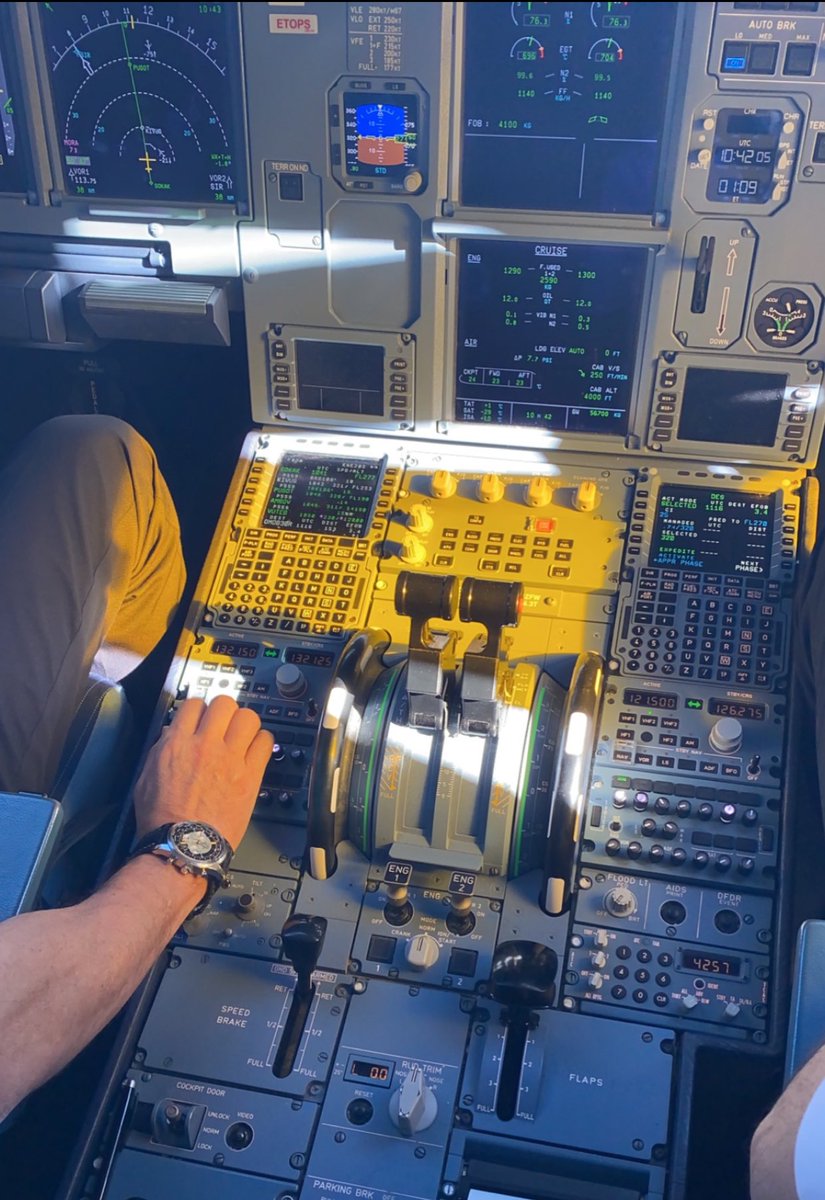 🚨 بيان من ايرباص حول حالة طائرات A320..

حتى الساعة 10 من صباح اليوم، الإجراءات المطلوبة تمت على معظم الطائرات التي شملها الاستدعاء والبالغ عددها قرابة 6,000 طائرة.

متبقي الآن أقل من 100 طائرة فقط، وتعمل إيرباص مع المشغلين على لإعادة هذه الطائرات للخدمة.

إيرباص جددت اعتذارها