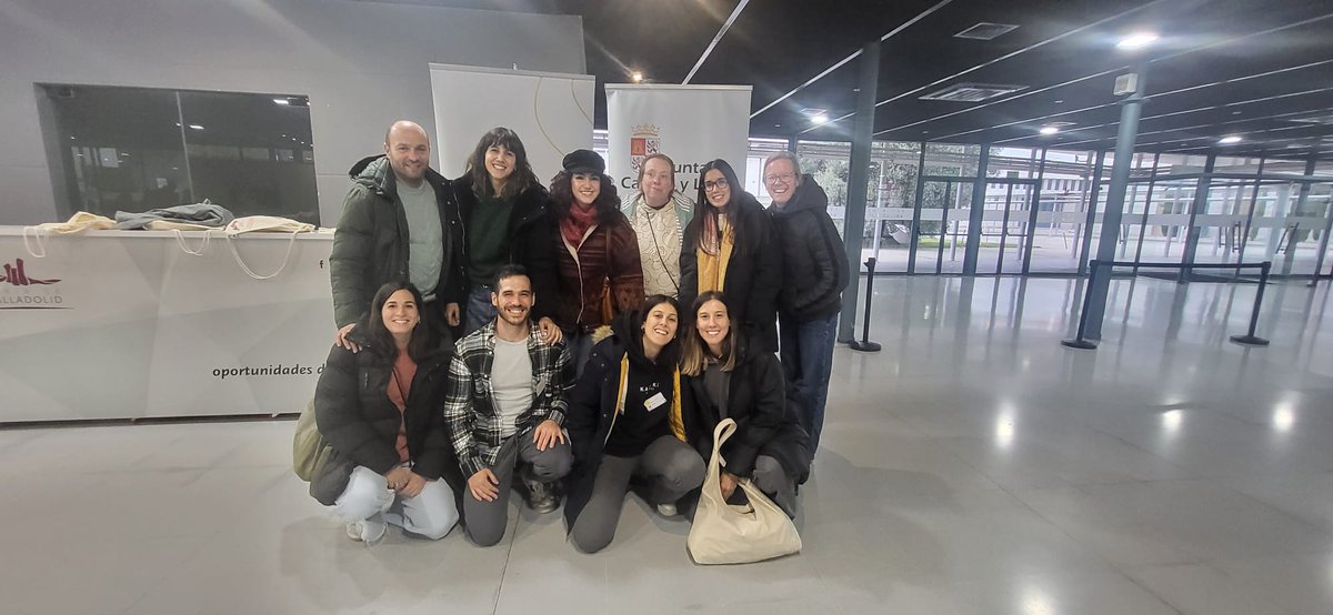 colesantaclara's tweet image. Docentes del @colesantaclara participan en la jornada formativa del "Proyecto de Innovación Educativa Creatividad y Emoción" 
♥️🎭🧠  @CSFPJCYL @educacyl #InnovaCyL @CFIE_Segovia #PIE #Creatividad #Emoción