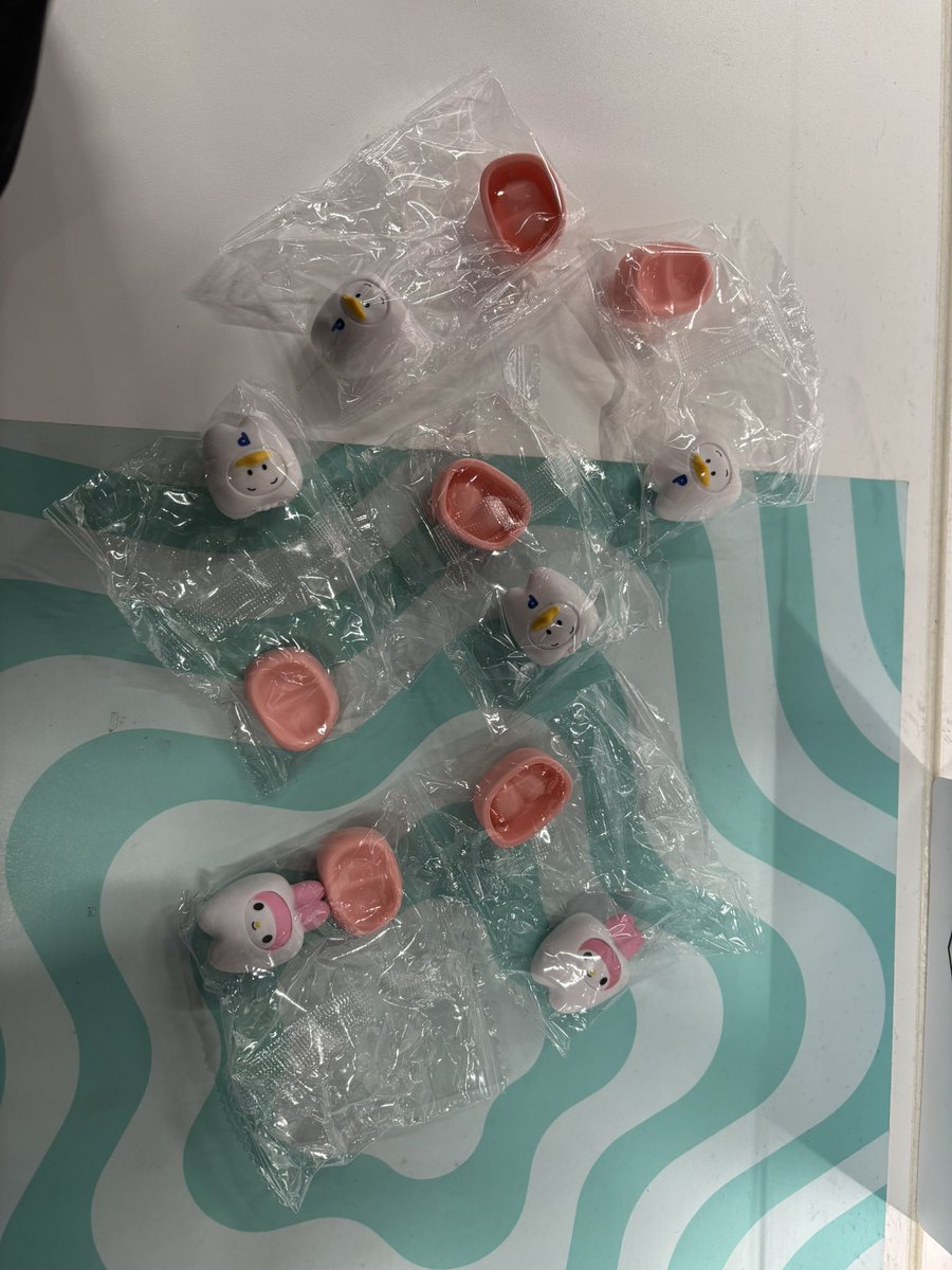 _____ods's tweet photo. 【交換】
サンリオ ガチャ カプセルトイ 
みんなでなっちゃお! 歯 
天麩羅

譲　あひるのペックル×4 マイメロ×2

求　歯→ポムポムプリン
　　天麩羅→ポムポムプリン
       その他 異種ポムポムプリン

都内手渡し＞郵送 希望

お気軽にお声掛けください。 https://t.co/aZ5m6Jud4u