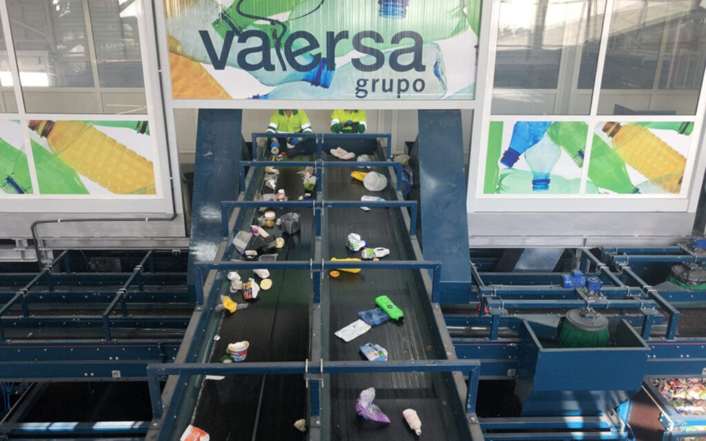 todaynews_all's tweet image. Lost Forever? Tech Breakthrough Recovers Aluminum, Stuns Industry!
Click, read ift.tt/jR4M3EH 

A new technology offers a promising solution for the recycling of small aluminum items, particularly coffee capsules, which are often lost in the r...
#Coffeecapsules #news