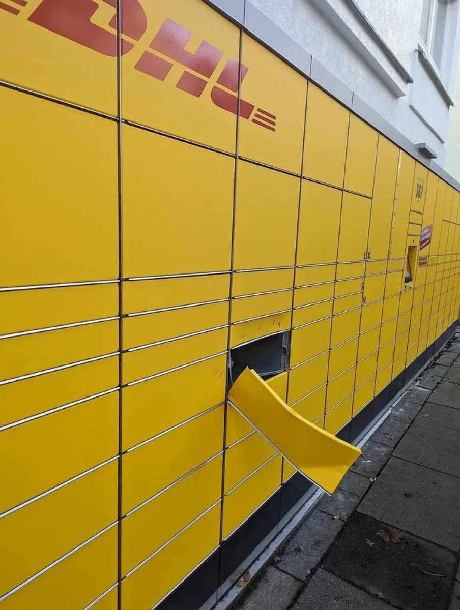 sandroaufdie1's tweet image. im 1. Türchen war ein Macbook, bin jetzt schon gespannt was morgen drin ist 😍