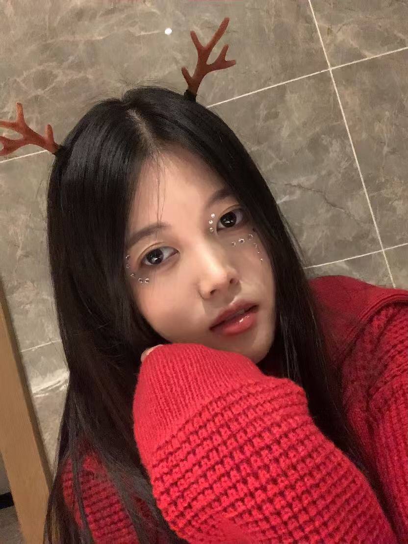 卡卡 瑟圈交友俱乐部 tweet media