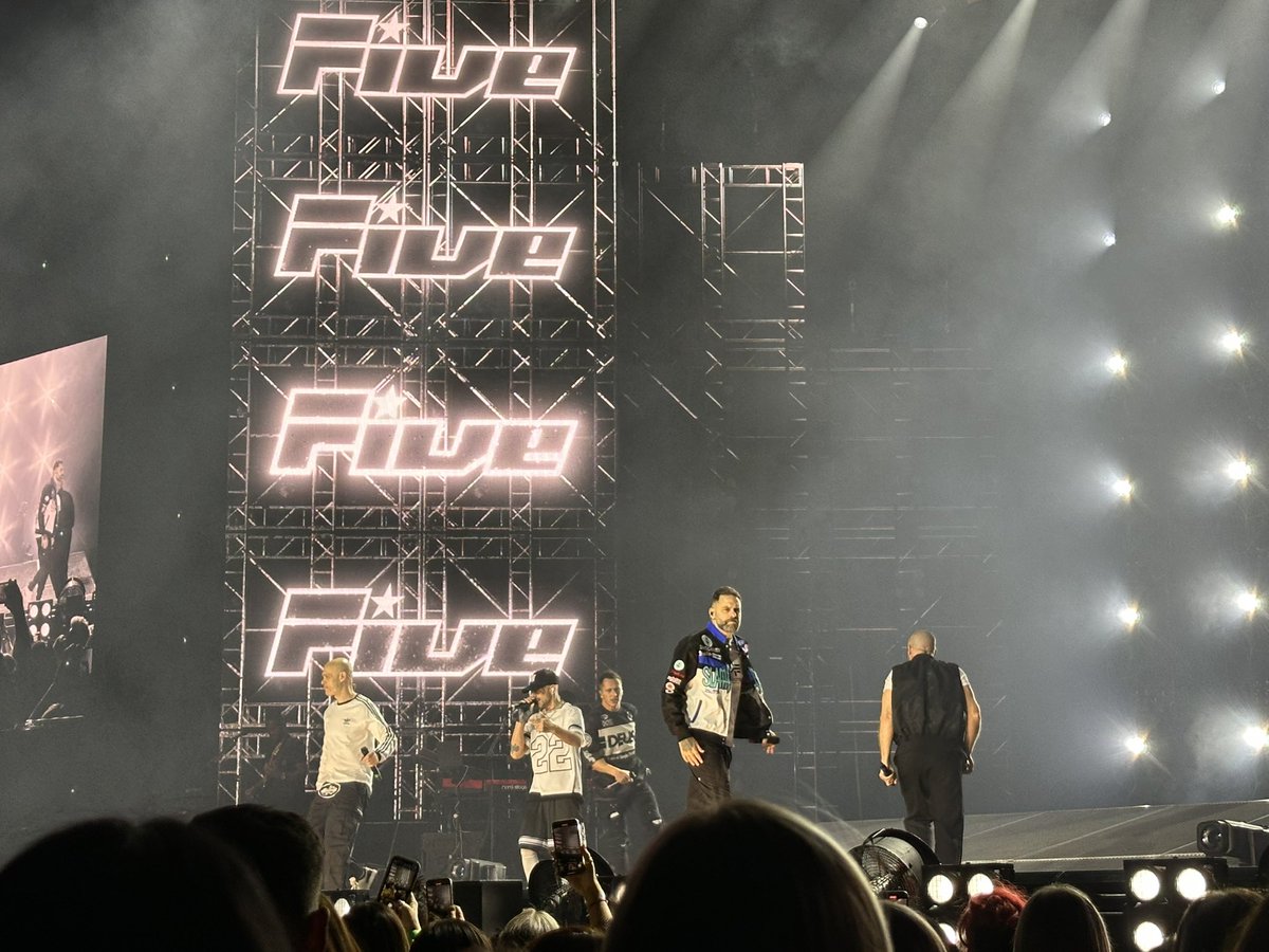 Emma Mills tweet media