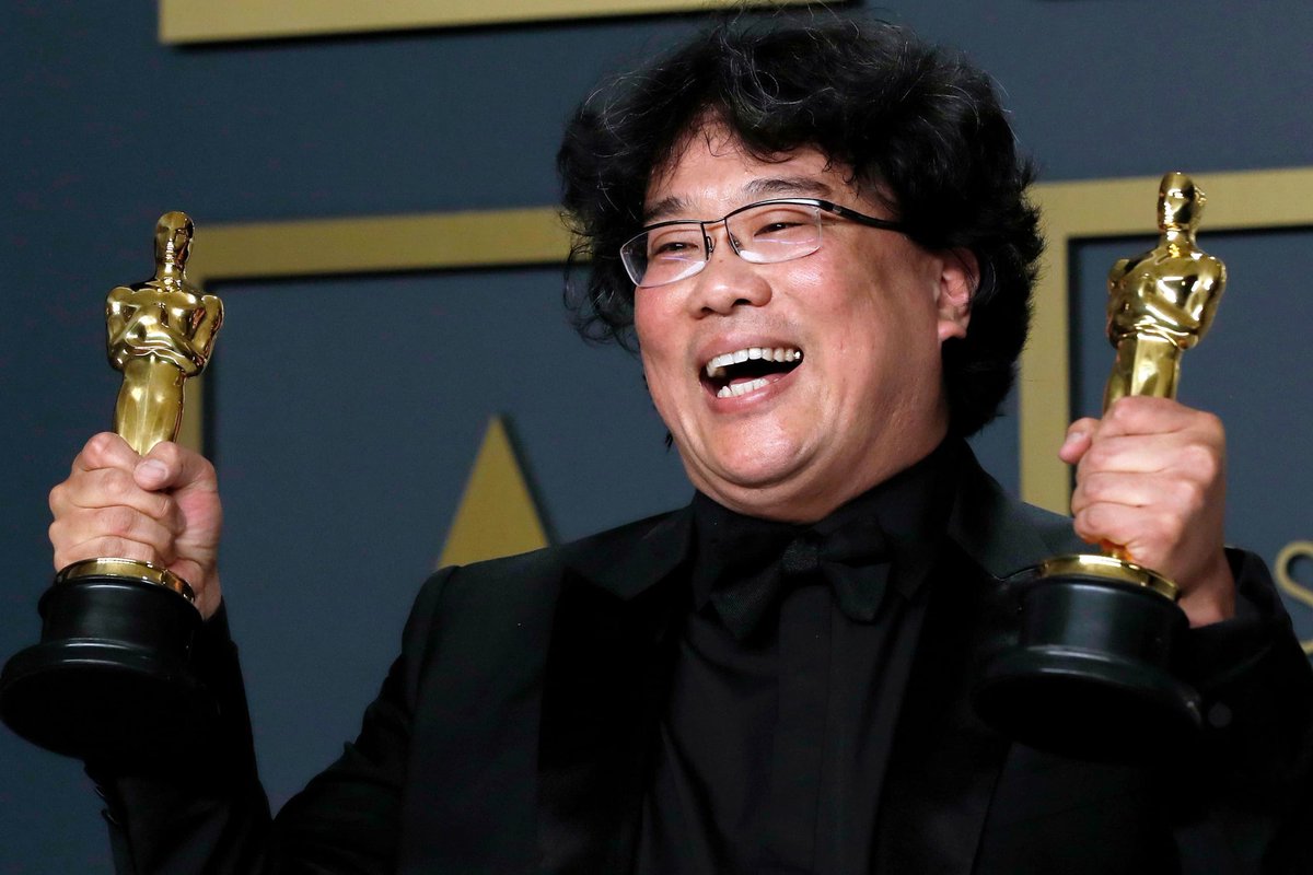 musicnewsfactpl's tweet image. Reżyser Bong Joon Ho żartuje, że chce zorganizować oddział wojskowy, który &quot;zniszczy sztuczną inteligencję&quot;

&quot;Sztuczna inteligencja jest dobra, ponieważ to początek, gdy ludzkość wreszcie poważnie zastanawi się nad tym, co tylko ludzie potrafią. Ale moja osobista odpowiedź brzmi:…