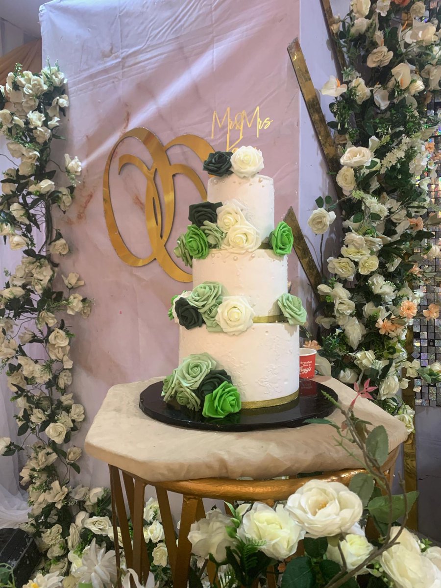 Kikiizkitchen's tweet image. Honeymoon don finish and we are back to business