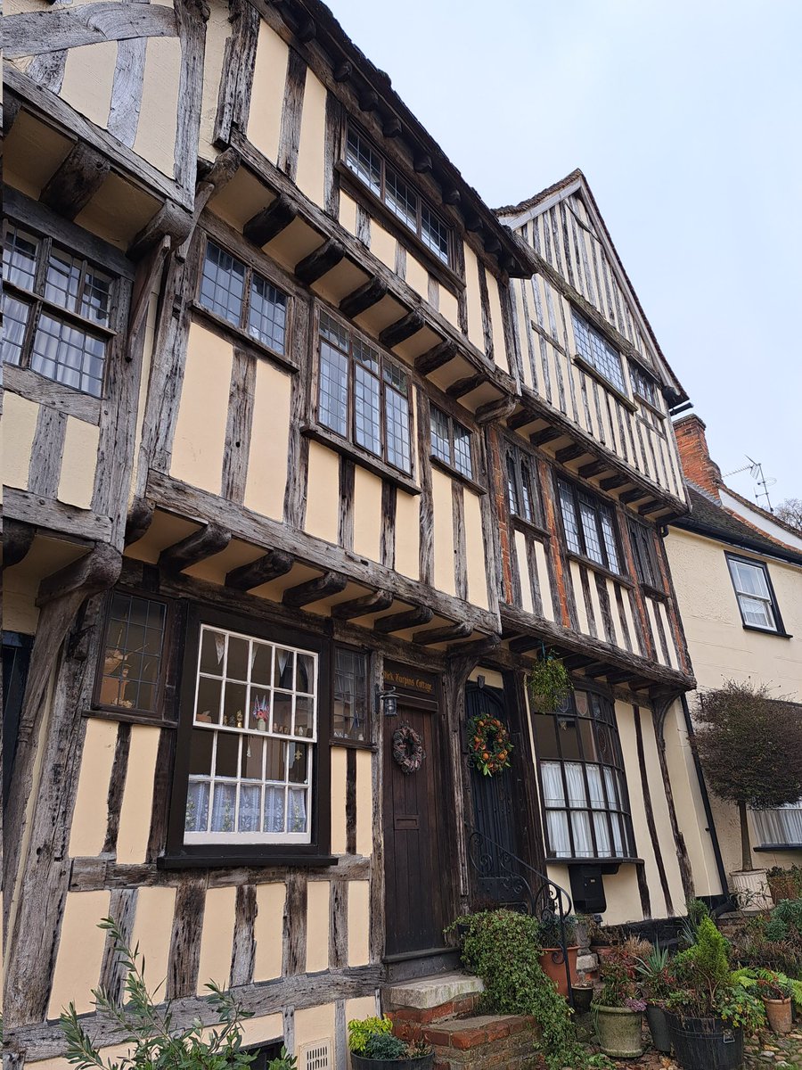 Dianagreenqueen's tweet image. Happy December 🎄
A subtle start to the festive cheer  #AlphabetChallenge #WeekWforWindows