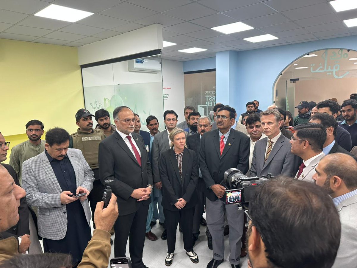 UNODCPakistan's tweet image. 🇵🇰’s youth have ideas worth building. National incubation centres are here to help you turn them into real solutions that strengthen your community &amp;amp; the economy. If you’re ready to create &amp;amp; lead, step in. Your journey starts now. @DKinPK 
@UONoffical 
#SPREE