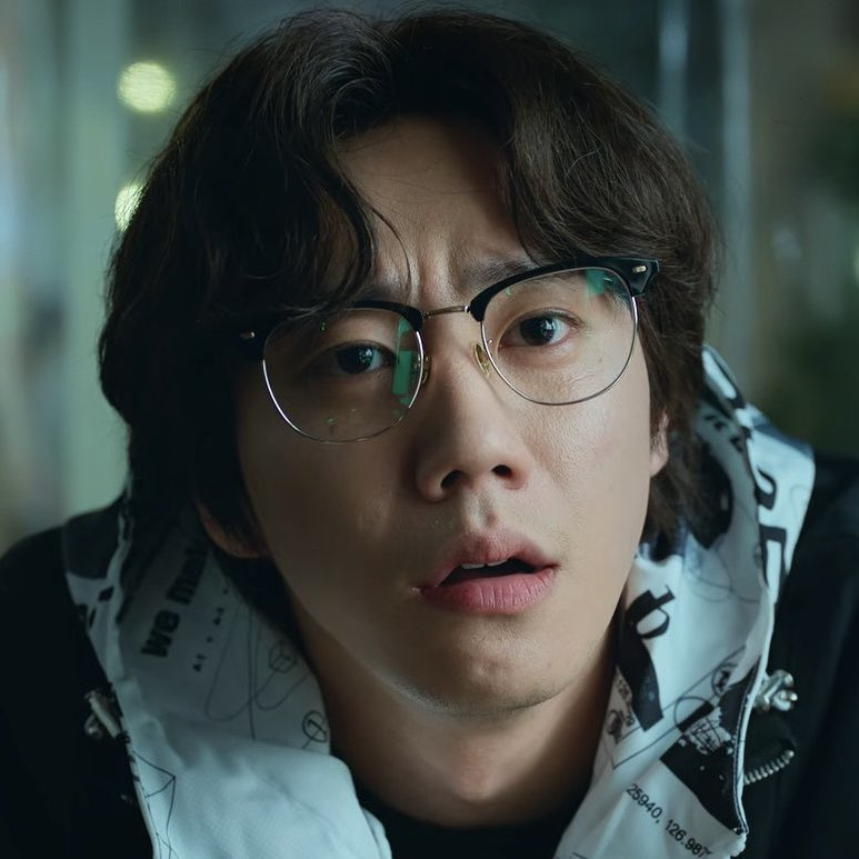 마피아 소재를 못 써서 대신 쓰는 마피아게임 하는 성시바고준
어쩌다 그들이 게임을 하게 됐는지는...이하생략...사회자는 연시은

연 : 아침입니다 모두 일어나주세요
탁 : (일어나자마자 금성제 지목)
금 : ?