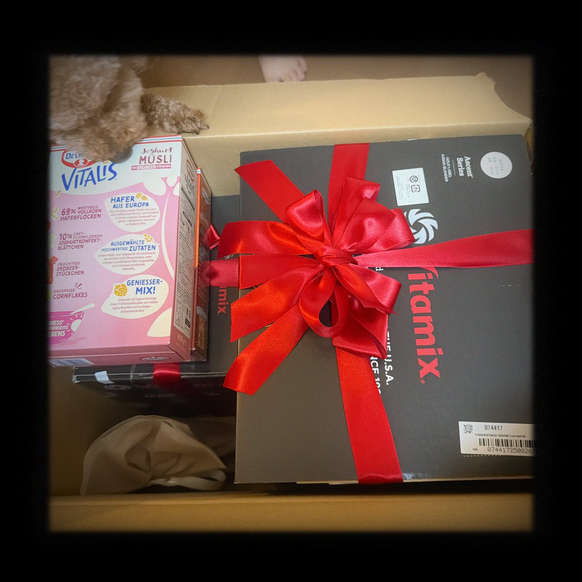 time12is11money's tweet photo. 2台目Vitamix
ホワイトカラーだよーと
誕生日プレゼントに頂いた🎁🎂
ただ全く一緒笑
#Vitamix #誕生日プレゼント https://t.co/DIzbxvK9wY