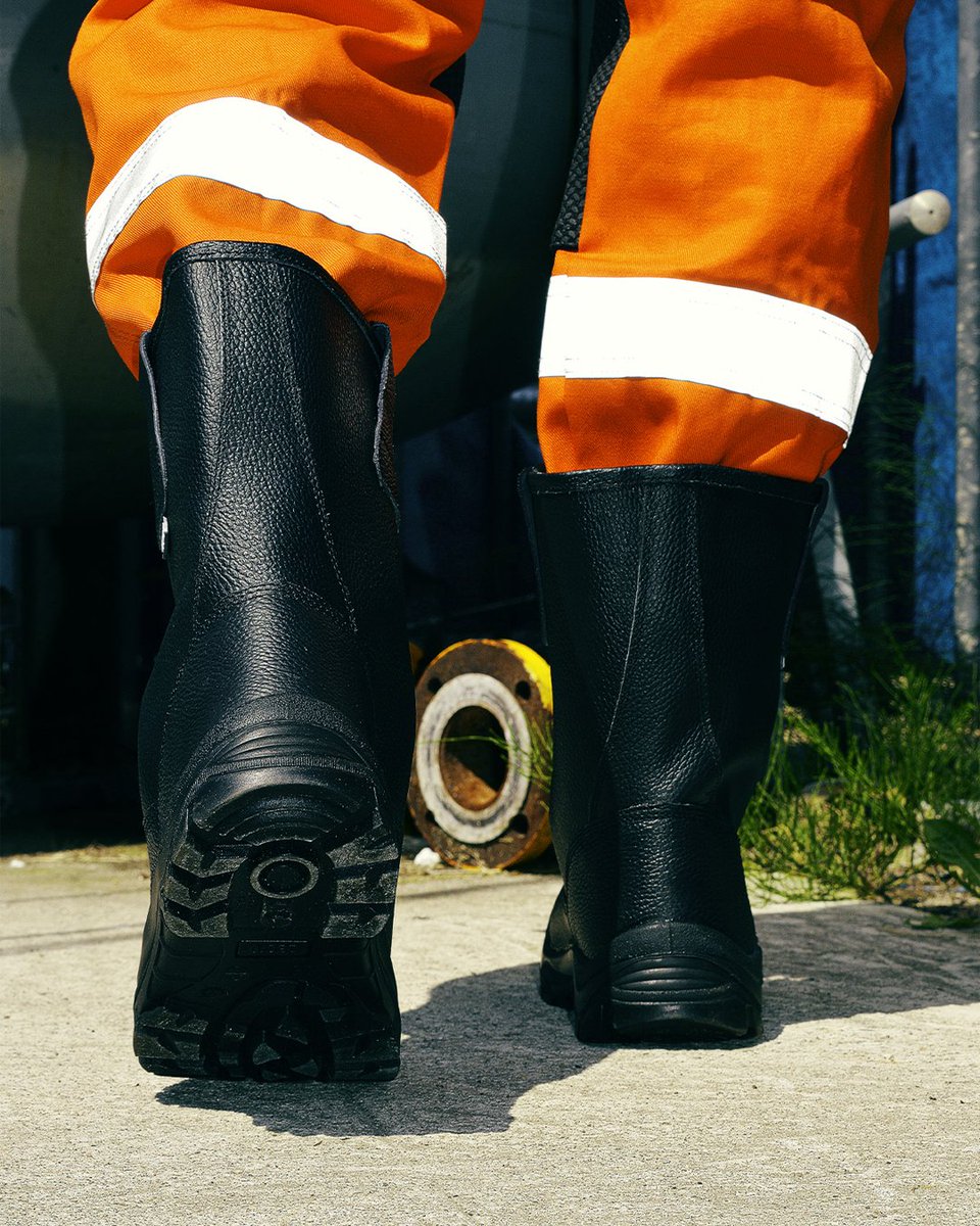 Cyber Monday is here! Our Black Friday sale is still going strong, with up to 70% off on all safety shoes. If you missed it over the weekend, now’s your chance to grab the perfect combination of comfort and protection for less. Sale ends 05.12.

#CyberMonday #BlackFridaySale