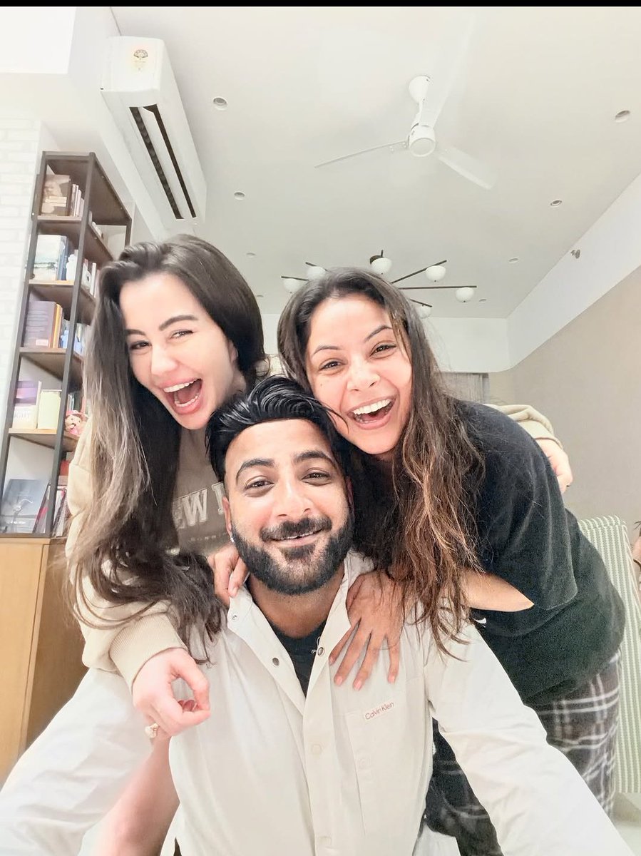 Shehnaaz, Shehbaaz, Ken, Baseer, Neelam Mori  what is this reunion🤩
The whole squad is back together and the vibe is pure madness and magic. 
They’re genuinely having the time of their lives! 
#ShehbazBadesha #BB19
<a href="/ShehbazBadesha/">Shehbaz Badesha</a>
<a href="/ishehnaaz_gill/">Shehnaaz Gill</a>
#ShehnaazGill

#ShehbazBadesha