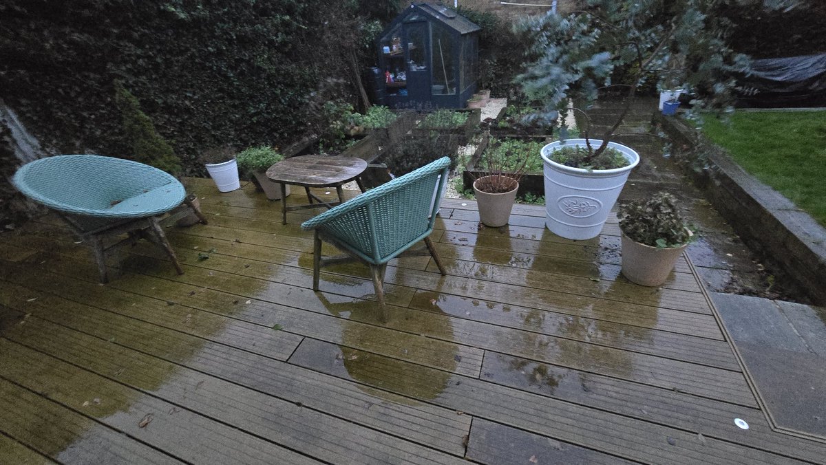 Heavy rain. No water in taps. Dog and rabbit drinking Evian. Welcome to living in #tunbridgewells in 2025