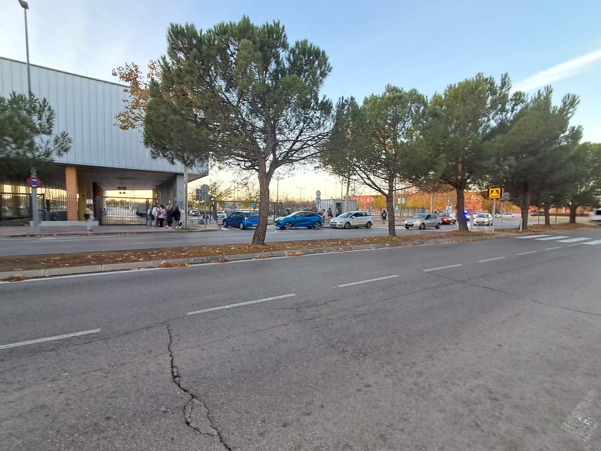 Otro día más en la Ciudad Deportiva Espartales.
La adjudicataria ha vuelto a “olvidar” que tenía que venir a las instalaciones. Son las 8:35 y seguimos esperando.

Luego tendrán la cara dura de decir que la gestión privada es más eficiente.