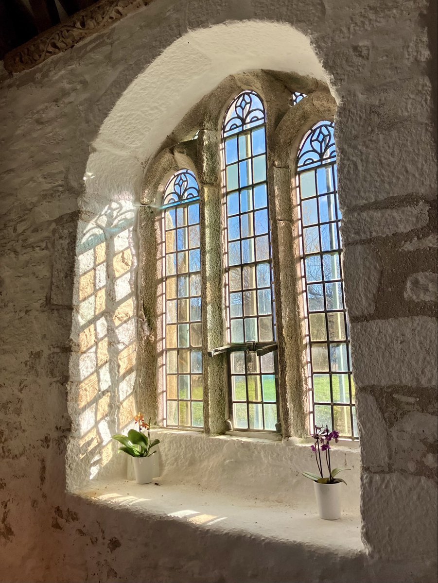 TulipHeather's tweet image. #WeekWForWindows
#AlphabetChallenge
St Winwaloe, Gunwalloe, Cornwall, also called the church of the storms🙂