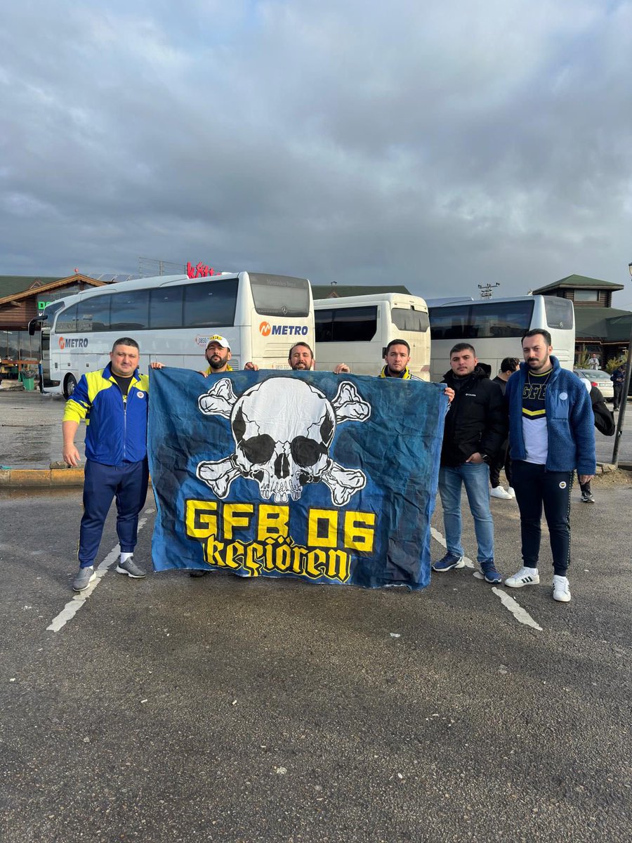 BAŞKA YOL YOK TÜM YOLLAR ÇIKIYOR SANA…

Fenerbahçemizin g*latasaray ile oynayacağı maç için kadıköy yolundayız
#keçiörenCREW