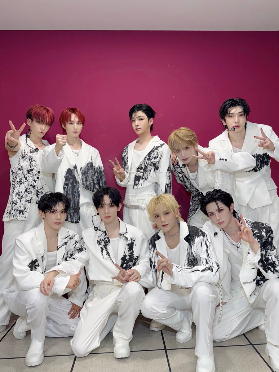 [📸] 

-251128 뮤직뱅크
-251128 케이팝업 차트쇼
-251129 쇼!음악중심

#XODIAC #소디엑 
#XODIAC_Alibi 
#Alibi #알리바이