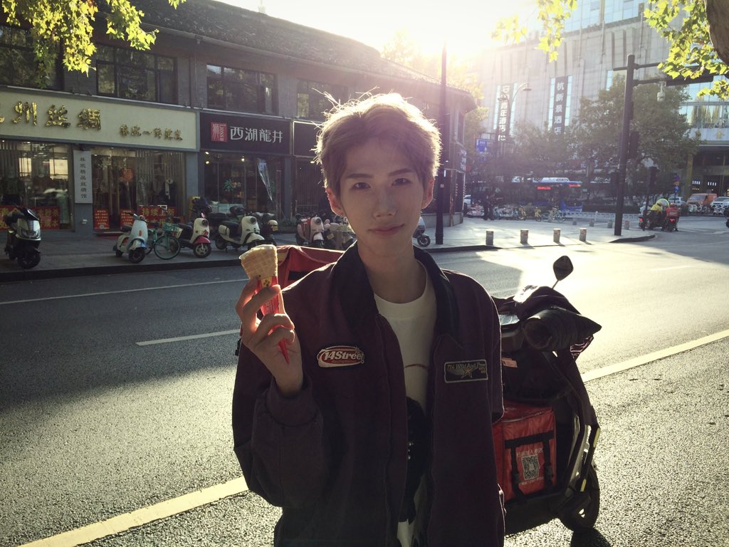 ByuByang4's tweet photo. Autumn streets of Hangzhou https://t.co/XOgzy4jT0o