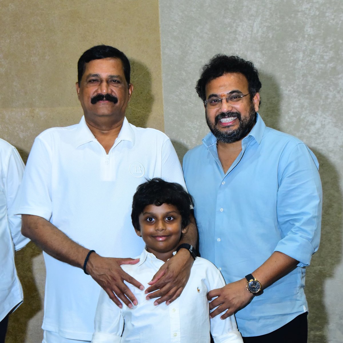 TeamBoddepalli's tweet photo. @Boddepalliraghu Garu attended the Birthday celebrations of Bheemili MLA Shri @Ganta_Srinivasa garu in Visakhapatnam. https://t.co/7xpaCaYeCD