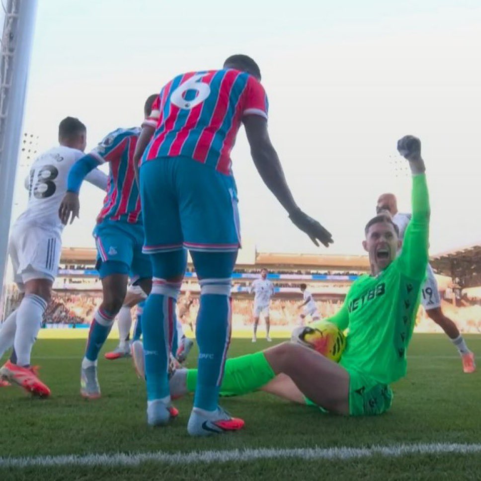 MelbourneBlokee's tweet image. Have that you absolute c*nt of a goalkeeper. Never celebrate too early..