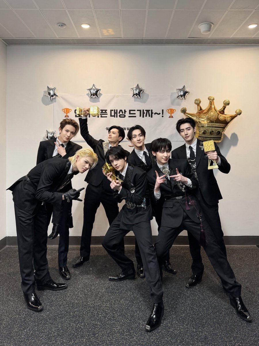 yjungwonm's tweet image. ➊ VISA FANS' CHOICE OF THE YEAR
➋ WORLD WIDE FANS' CHOICE
➌ TELESA FAVORITE GLOBAL ARTIST
Thank you f𖹭r giving us the glorious triple crown in our 5͟𝙩͟𝙝͟ 𝙖͟𝙣͟𝙣͟𝙞͟𝙫͟𝙚͟𝙧͟𝙨͟𝙖͟𝙧͟𝙮 🧡✨ we will repay by being an even better ENHYPEN! we're happy thanks to ENGENEs 🫶
