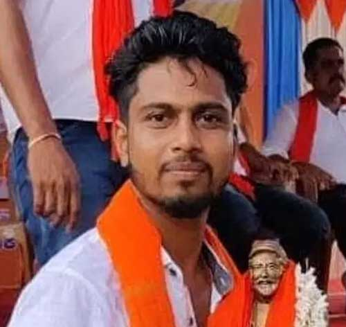 HateDetectors's tweet photo. The Udupi women’s police arrested a #Hindutva group member for allegedly waylaying and raping a young woman in a secluded area.
The arrested has been identified as #PradeepPoojary (26), a member of the #Nayarkodu unit of Hindu Jagarana Vedike in #Perdur. He had allegedly been harassing the woman, pressuring her to marry him. When she refused, she filed a complaint at the Hiriyadka police station. He was arrested earlier in that case and later released on bail.
According to police, driven by the same grudge, Pradeep allegedly intercepted the woman again on November 29 while she was walking through a deserted area. He is accused of threatening her by grabbing her neck and raping her after she refused to marry him.
The survivor informed her family, following which her parents lodged a complaint at the Udupi women’s police station. Police arrested the accused and produced him before court, which remanded him to judicial custody.