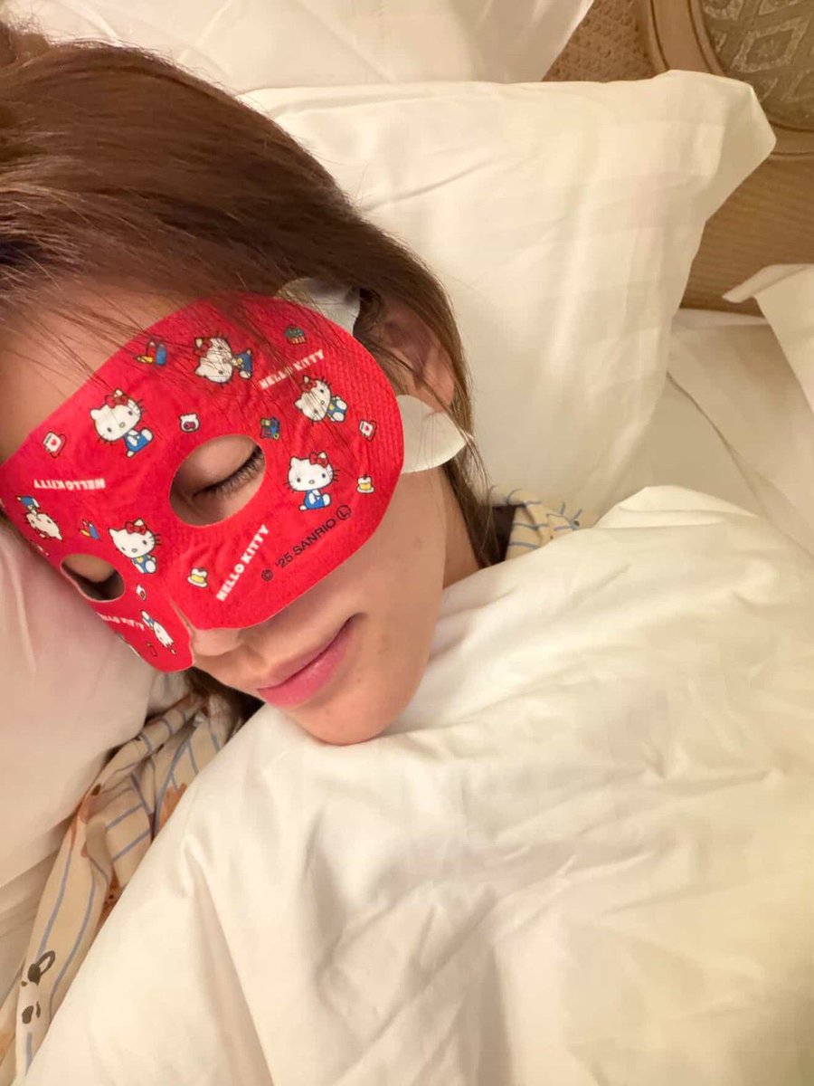 veronicaconne's tweet image. ไหนบอกจานอนพ้อมกันงัย ทำไมหลับก่อน😾

(#หมวยหรั่งดิ่วะ)