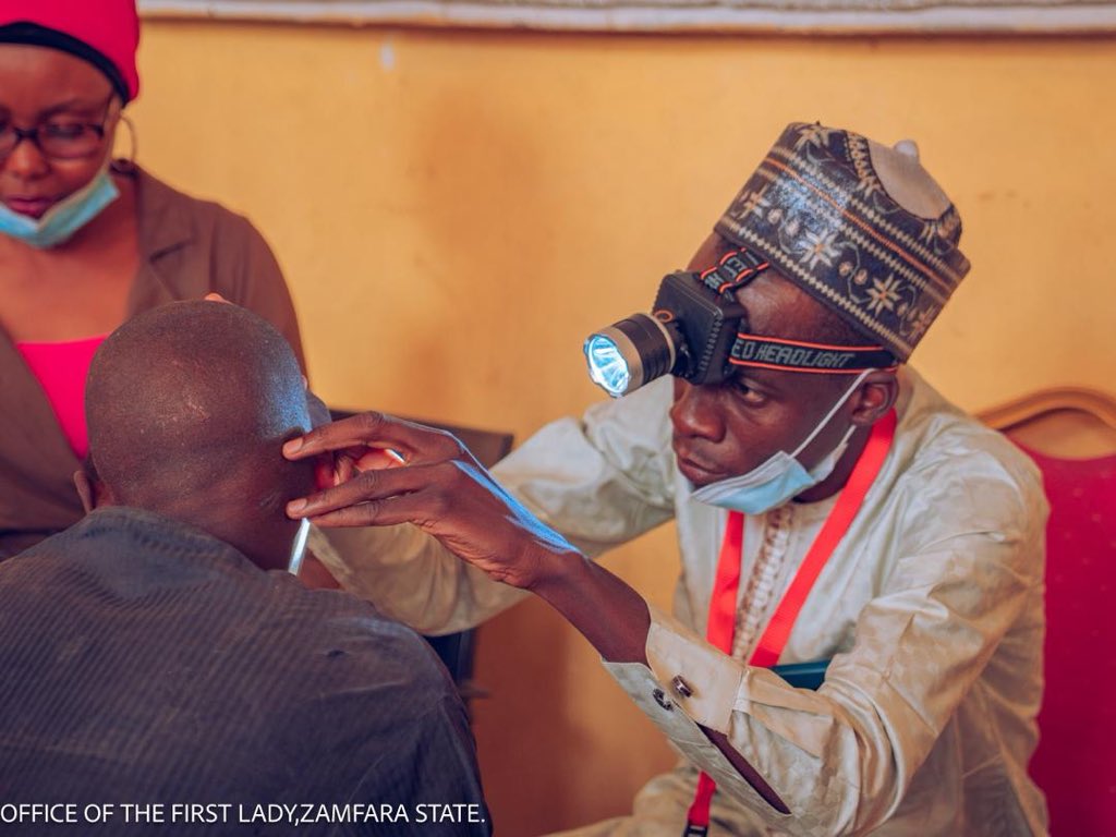 ZAMFARA FIRST LADY HURIYYA LAWAL LEADS MAJOR GIRLS’ SAFETY, HEALTH, AND GBV AWARENESS INITIATIVE

Zamfara State First Lady, HE Huriyya Dauda Lawal @huriyyadl, is intensifying efforts to safeguard girls’ safety, health, and dignity.

She distributed 1,000 hygiene kits to students